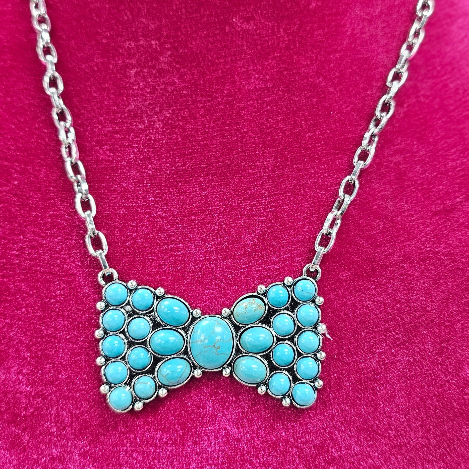 Bow Necklace